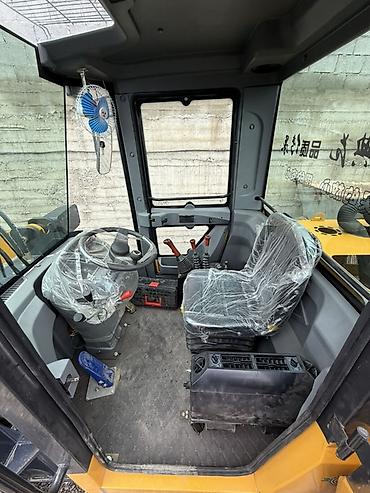 Погрузчики: Погрузчик, 2024 г., Колесный, Фронтальный — 10