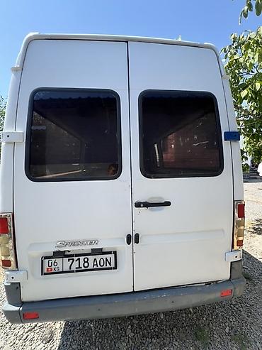 будка тент: Mercedes-Benz Sprinter, белый микроавтобус/фургон с высокой крышей и — 1
