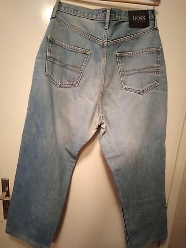 gucci kacket: Muske farmerke Boss,dimenzije:sirina struka 47,sirina zadnjica — 2