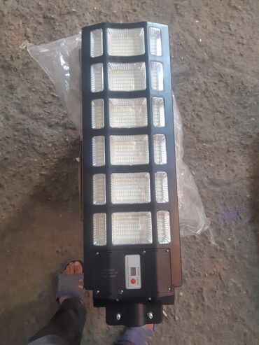 Günəş lampaları: Günəş enerjili LED küçə/ həyət lampası Xüsusiyyətlər: - İnteqrə — 8