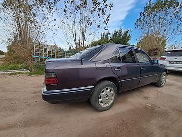 Mercedes-Benz W124: 1993 г., Механика, Седан