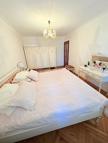 Mənzillər: Bakı, Ağ şəhər, 3 otaqlı, Köhnə tikili, m. Xətai, 60 kv. m — 10