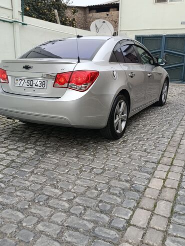 Chevrolet: Chevrolet Cruze: 1.4 l | 2013 il 27000 km Sedan — 4