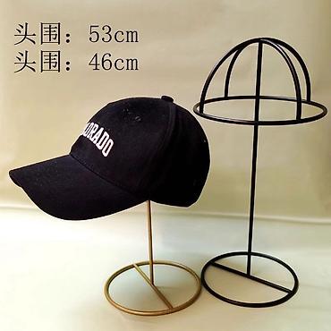 Манекены: Продаю торговое оборудование листайте Манекены В наличии 4 штуки — 8