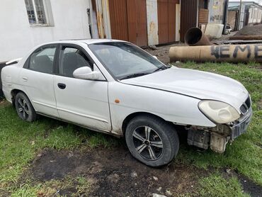 Daewoo: Daewoo Nubira: 2001 г., 1.6 л, Механика, Бензин, Седан