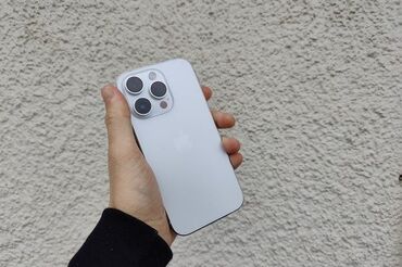 вентилятор на телефон: IPhone 14 Pro, Б/у, 128 ГБ, White Titanium, Зарядное устройство, Защитное стекло, Чехол, 84 %