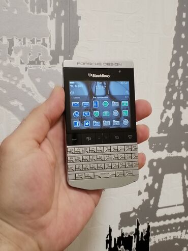 blackberry yeni telefon: Blackberry Porsche Design P9981, 8 GB, rəng - Bej, Düyməli