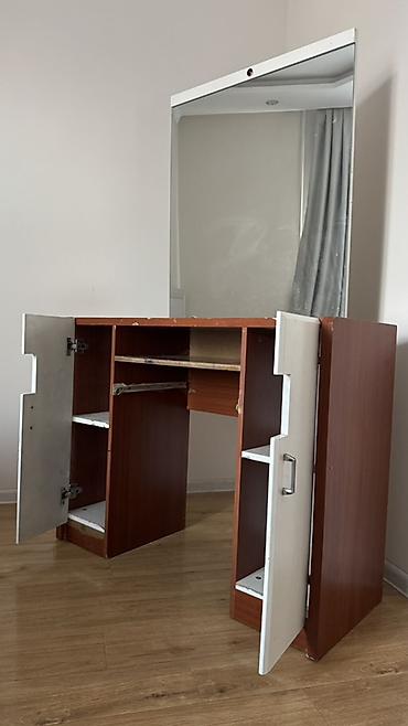 study table: Туалетный столик с большим зеркалом - Конструкция: столешница с нишей — 2