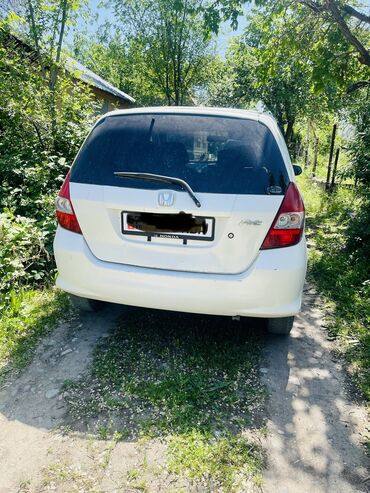 мерс 210 2: Honda Fit: 2002 г., 1.3 л, Автомат, Бензин, Хэтчбэк