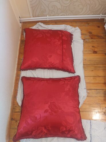 Yastıqlar: Yastıq 70 x 70 sm, Yuxu üçün