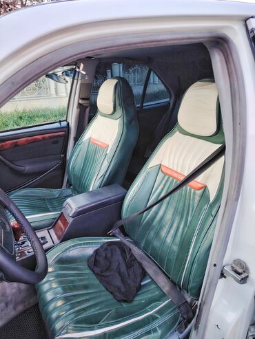 Mercedes-Benz: Mercedes-Benz C‑Class (W202) sedan - Rəng: ağ, 4 qapı - Kuzov — 3