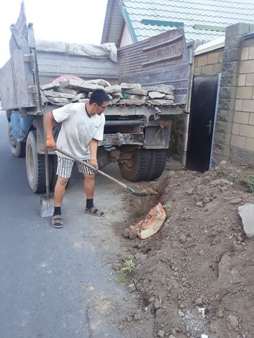 уборка строительного мусора: Вывоз строй мусора, с грузчиком
