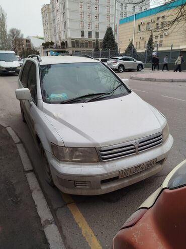 mitsubishi pajero 1995: Mitsubishi Chariot: 1997 г., 2.4 л, Типтроник, Бензин, Минивэн