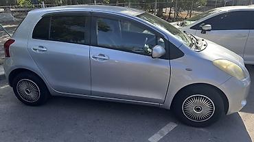 чехлы на xs: Toyota Vitz: 2005 г., 1 л, Автомат, Бензин, Хэтчбэк — 4