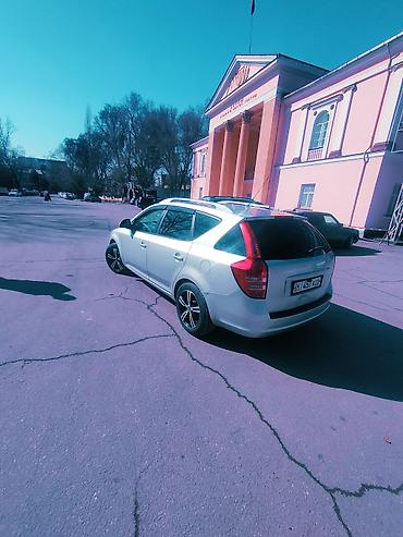 Kia: Kia Ceed: 2009 г., 1.6 л, Механика, Бензин, Универсал — 10