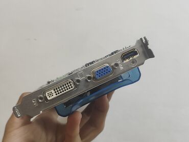 arxa monitor: Видеокарта Gigabyte GeForce GT 220, < 4 ГБ, Б/у