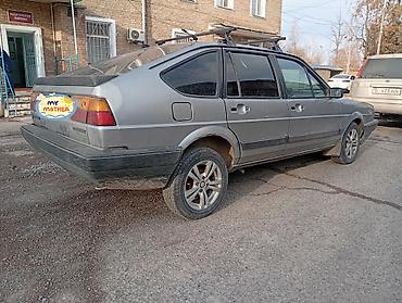 Volkswagen: Volkswagen Passat: 1986 г., 1.6 л, Механика, Дизель, Хэтчбэк — 4