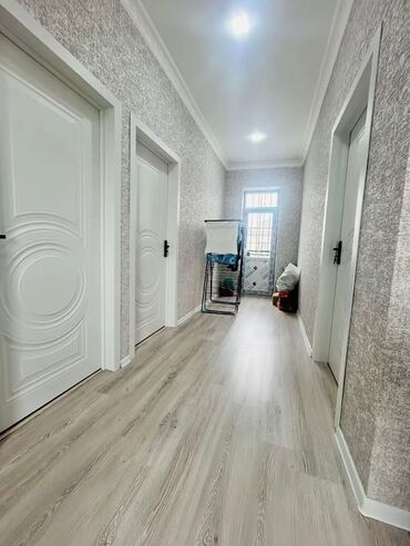 Yeni tikili: 4 otaqlı tam təmirli mənzil – geniş və işıqlı - Plan: 1 səviyyəli, 3 — 5