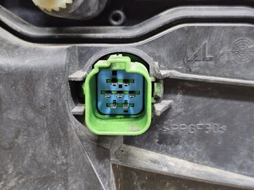 Передние фары: Передняя левая фара Ford 2002 г., Б/у, Оригинал — 11