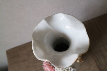 Вазы: Винтажная китайская ваза (советского периода) прорезной фарфор Высота — 5