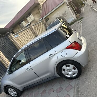 toyota corolla бишкек: Toyota ist 2003г 1,3 л Автомат.Бензин . Хэтчбек Кондиционер бар