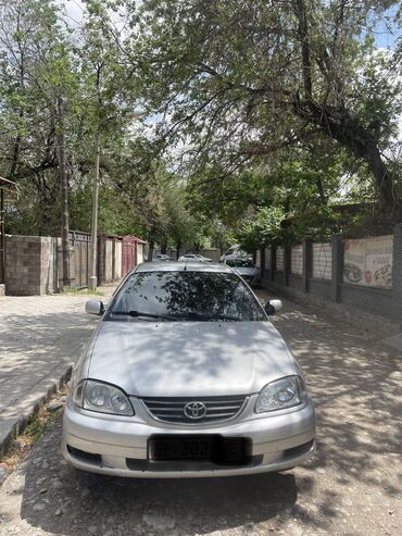 Toyota: Toyota Avensis: 2001 г., 1.8 л, Механика, Бензин, Седан