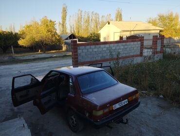 Audi: Audi 80: 1986 г., 1.8 л, Механика, Бензин, Седан — 5