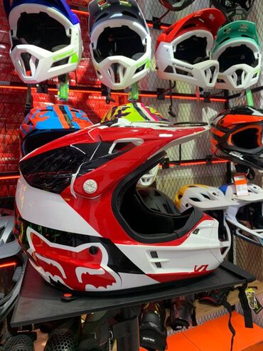 минск мото: Классический мотокроссовый шлем Fox Racing V1 Race от признанных