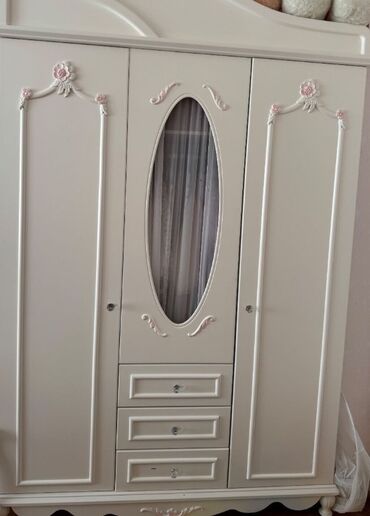 Bağ, çöl mebeli: Qız üçün, İşlənmiş, Təknəfərlik çarpayı, Dolab, Komod, 2 tumba