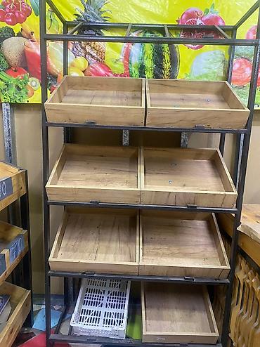 Бизнес үчүн жабдуулар: Срочно продаются полки витрины в хорошем состоянии Полки подходят — 4