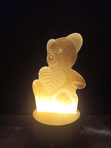 Usb kabeli taxıdıqdan sonra işıqlanır gözəl dekor kimi kimi görünür