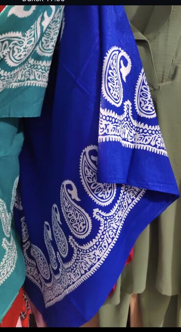 Baş geyimləri: Kelagâyi 100 % silk.olcusü 140/140 eni üzunu.ýenidir,qutu elavə 5 — 9