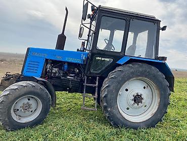 Traktorlar: Belarus 892 traktor - Marka/model: Belarus 892 (ön kapotda qeyd — 9