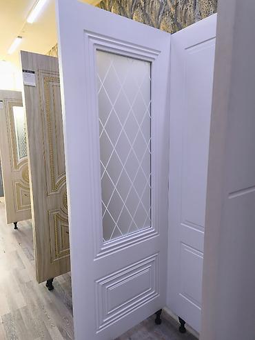 Ağ rəngli interyer qapısı – şüşəli klassik model - Material: MDF lalafo.az -da Ağ rəngli interyer qapısı – şüşəli klassik model - Material: MDF