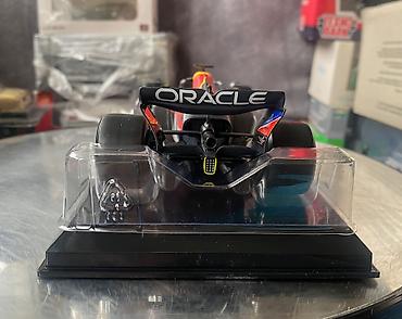 Коллекционная модель Red Bull RB18 Oracle team F1 Champion 2022 Max — 4