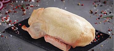 lal ordek balası: Təmizlənmiş Lal ördəklər 🦆 ⚖️ Çəkisi: 2.5–4 kq 🥩 Təmiz ət: təxminən — 2
