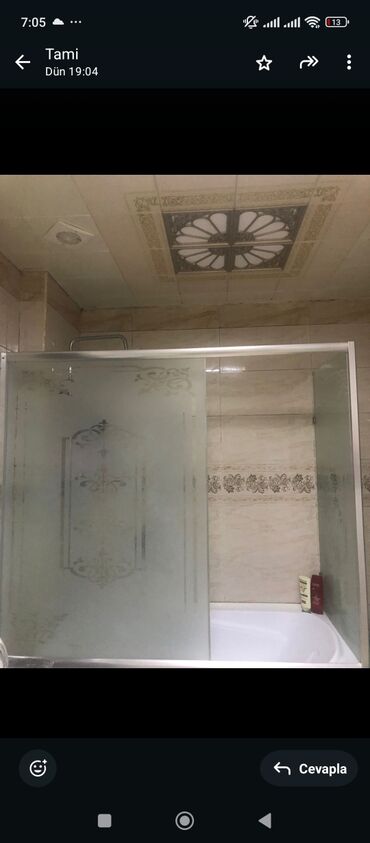 Unitazlar: Şüşə duş kabinası, hamam otaqları üçün nəzərdə tutulub. Şəffaf və