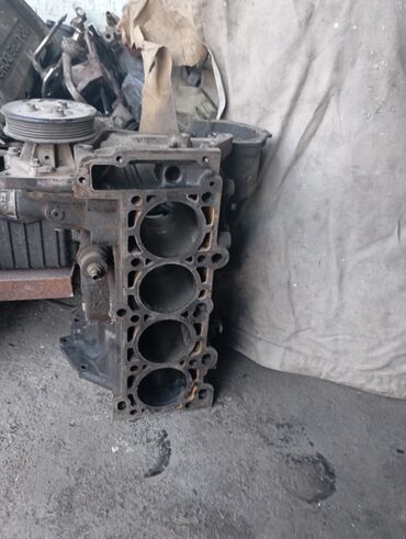 Двигатели, моторы и ГБЦ: Бензиновый мотор Ford 0.2 л, Б/у, Оригинал — 2