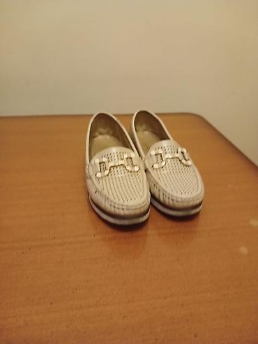 Qadın ayaqqabıları: Qadın loafer ayaqqabıları - Rəng: açıq bej/krem - Üst hissə: deşikli — 1