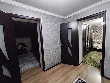 Продажа коттеджей и домов: Продаётся жилой дом с большим двором и хозяйственным двором. Нижний — 11