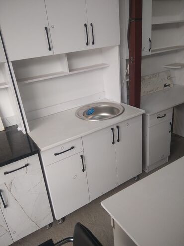 Кухонные гарнитуры: 1м кухонный+мойка 11000 1,5м кухонный+мойка 15000 1,2м шифонер 12500 — 11