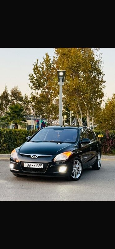 Hyundai: Hyundai i30, qara rəng, 5 qapılı hatchback. Mühərrik və yürüş - CRDi — 16