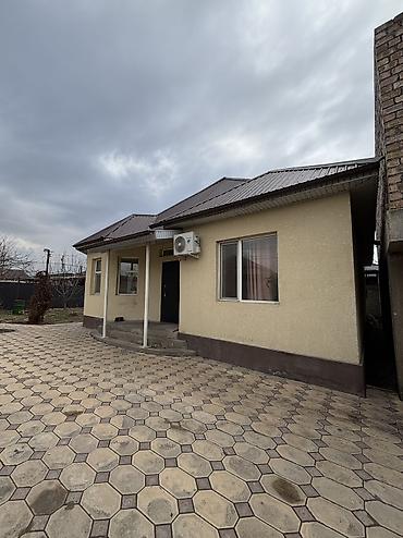 Продажа коттеджей и домов: 🏡 Продаётся уютный дом в Ак-Ордо 2 (угловой участок) Продаётся жилой — 3