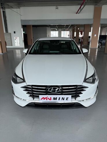 Land Rover: Hyundai Sonata: 2021 г., Седан