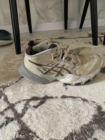 туалетная вода дольче габбана: Кроссовки, 37.5, 38, Asics, Б/у, цвет - Бежевый, Самовывоз