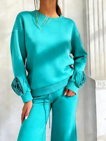 Kompleti: Kompleti
Cena 3600
Uni vel.
V30 — 1