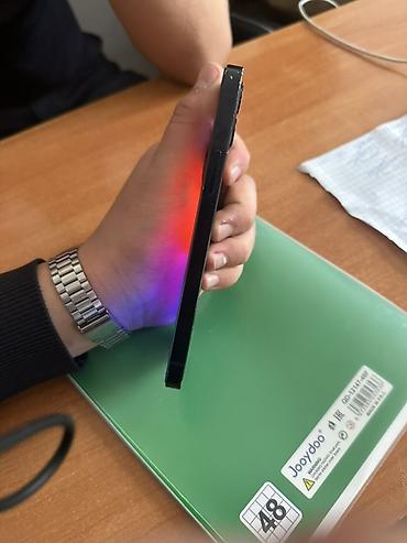 Apple iPhone: Apple iPhone 12, черный - Дисплей 6.1" Super Retina XDR (OLED) с — 3