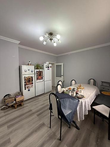 Продажа коттеджей и домов: Продаётся двухэтажный дом с цокольным этажом в селе Орто-Сай — 1