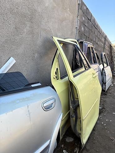 Двери и комплектующие: Автомобильные двери (передние/задние) в сборе/частично в сборе — 5