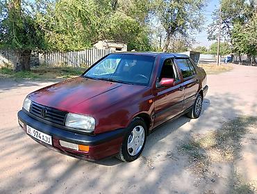 w210 55: Volkswagen Vento: 1992 г., Седан — 3